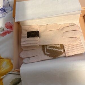 Gloves